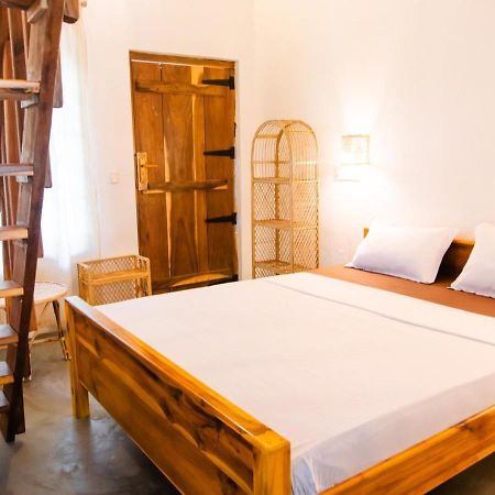 Pompon Hotel Pottuvil Ngoại thất bức ảnh