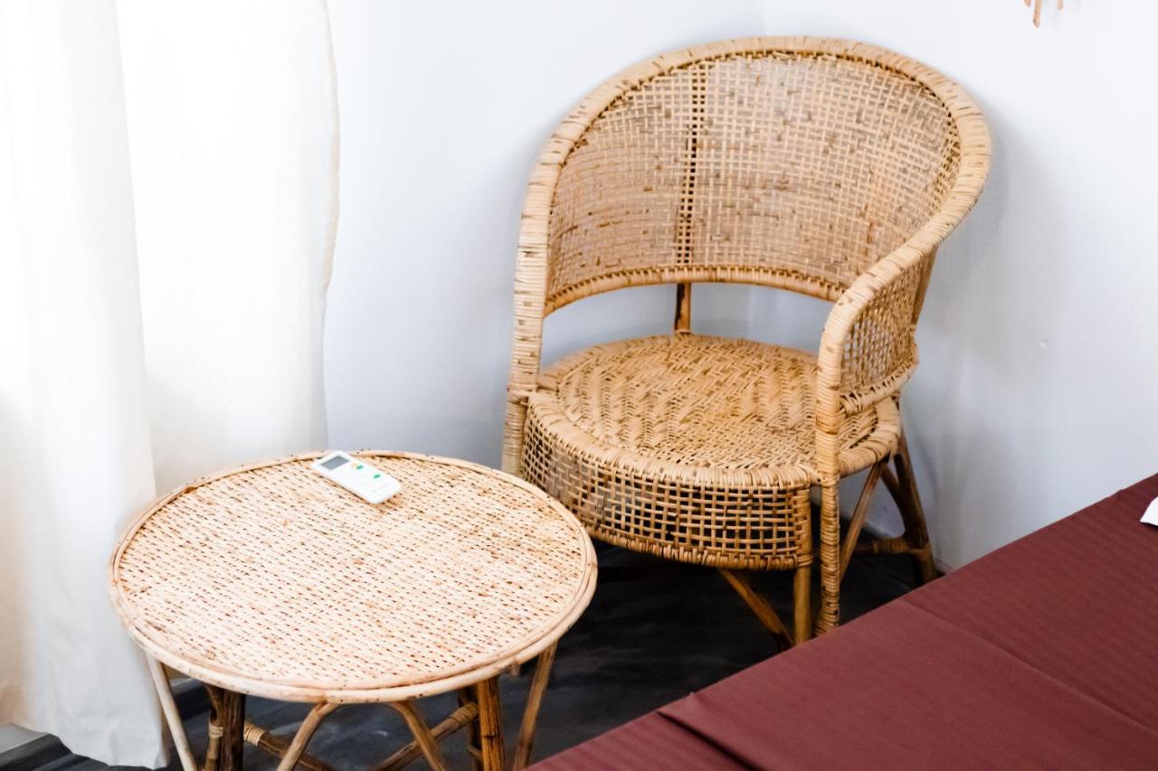 Pompon Hotel Pottuvil Ngoại thất bức ảnh