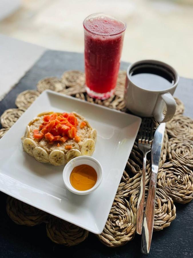 Pompon Hotel Pottuvil Ngoại thất bức ảnh